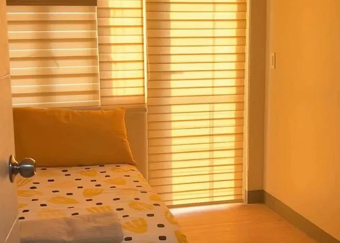Near Intramuros, Aparthotel Manila
