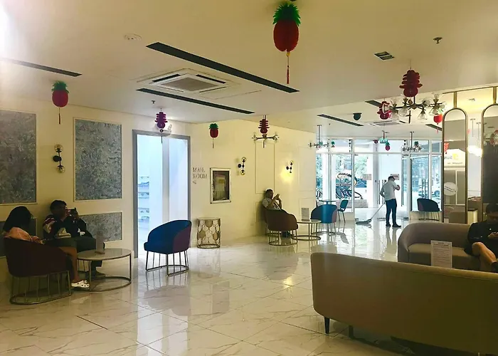 Near Intramuros, Aparthotel Manila