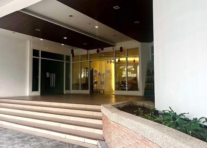 Near Intramuros, Aparthotel